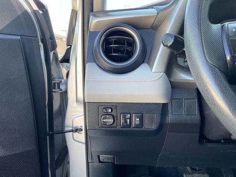 Used 2014 Toyota RAV4 LE FWD image 16