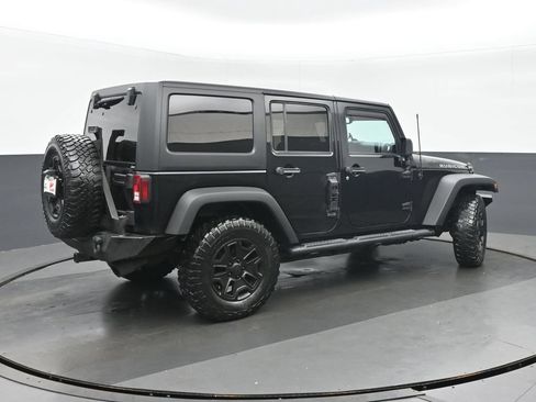 Used 2016 Jeep Wrangler Unlimited Rubicon w/ Connectivity Group AWD/4WD image 3