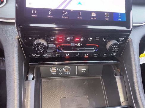 New 2025 Jeep Grand Cherokee Limited image 19