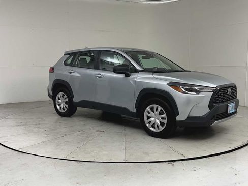 Used 2022 Toyota Corolla Cross L AWD/4WD image 8