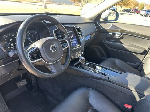 Used 2018 Volvo XC90 T6 Momentum w/ Convenience Package image 10