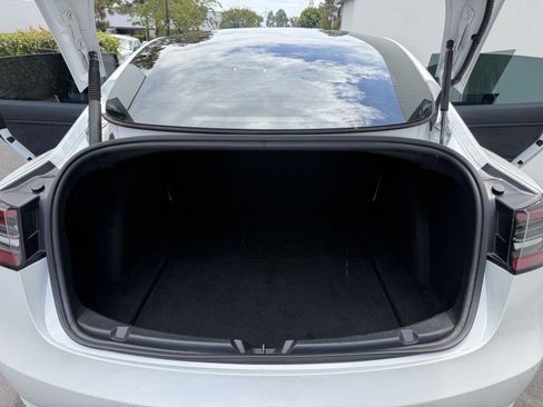Used 2021 Tesla Model 3 Standard Range Plus RWD image 16