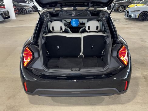 Used 2025 MINI Cooper 2-Door Hardtop FWD image 12