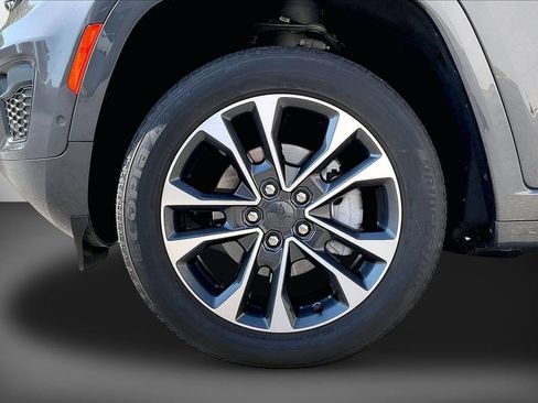 Certified 2023 Jeep Grand Cherokee Overland AWD/4WD image 34