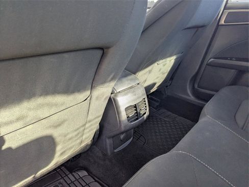 Used 2017 Ford Fusion SE w/ Fusion SE Technology Package image 16