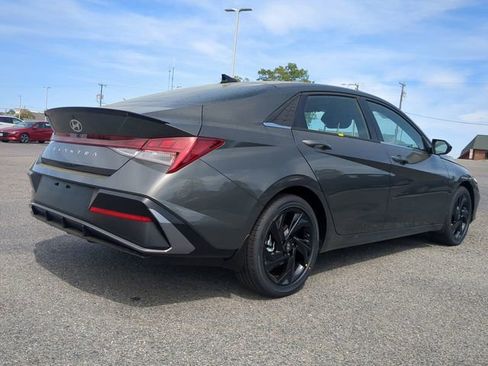 New 2026 Hyundai Elantra SEL Sport Premium FWD image 4