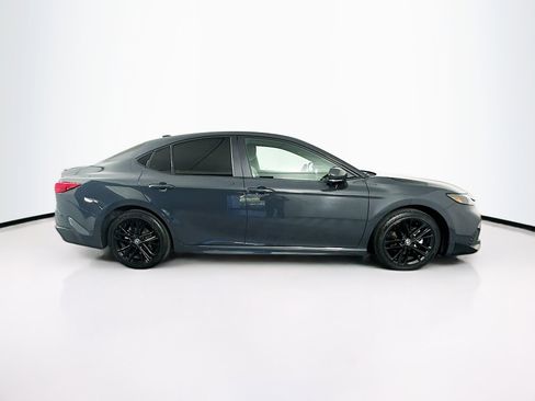 Used 2025 Toyota Camry SE w/ Convenience Package image 10