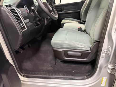 Used 2017 RAM 1500 Express RWD image 59
