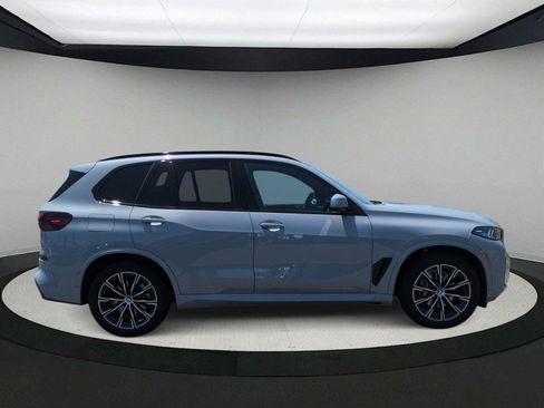 Used 2026 BMW X5 xDrive40i w/ M Sport Package AWD/4WD image 9