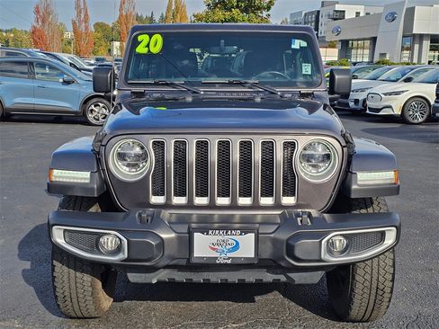 Used 2020 Jeep Wrangler Unlimited Sahara image 2