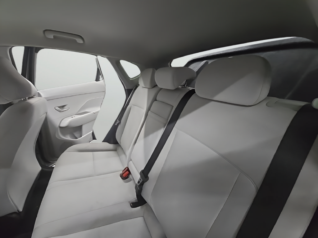 Certified 2025 Hyundai Kona SEL FWD image 18