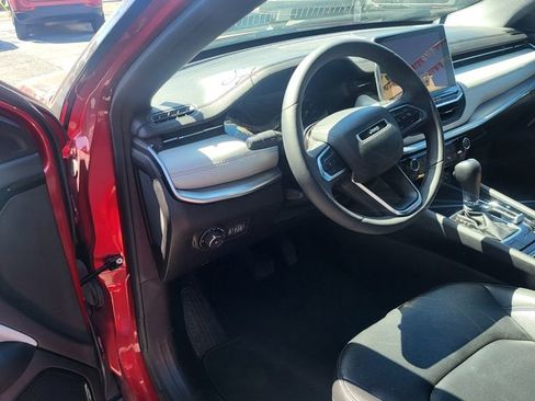 Used 2025 Jeep Compass Limited image 3