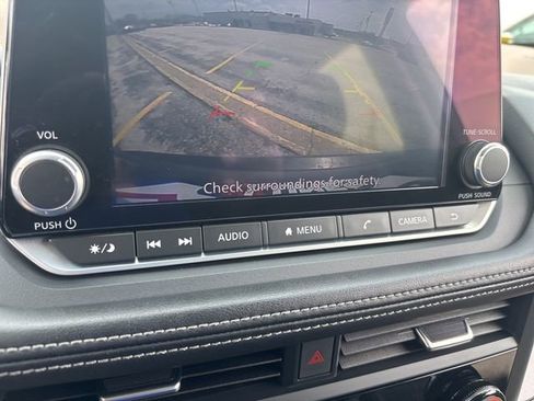 Used 2023 Nissan Rogue SV image 20