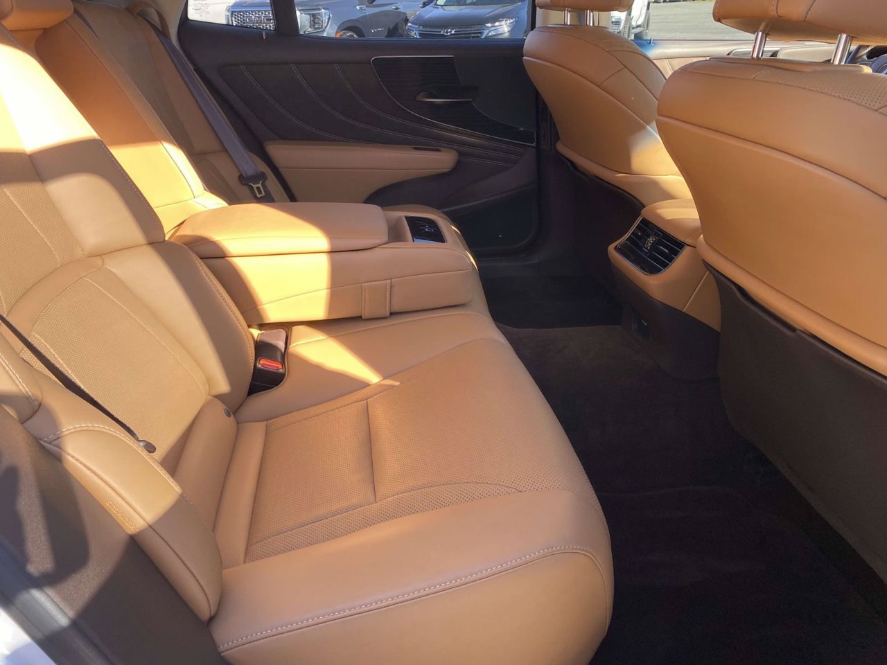 Used 2018 Lexus LS 500 w/ Accessory Package (Z2) RWD image 15