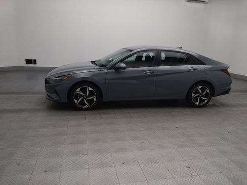 Used 2023 Hyundai Elantra SEL w/ Convenience Package FWD image 2