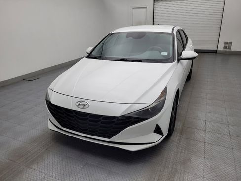 Used 2022 Hyundai Elantra SEL FWD image 15