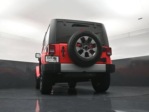 Used 2013 Jeep Wrangler Unlimited Sahara w/ Dual Top Group AWD/4WD image 22