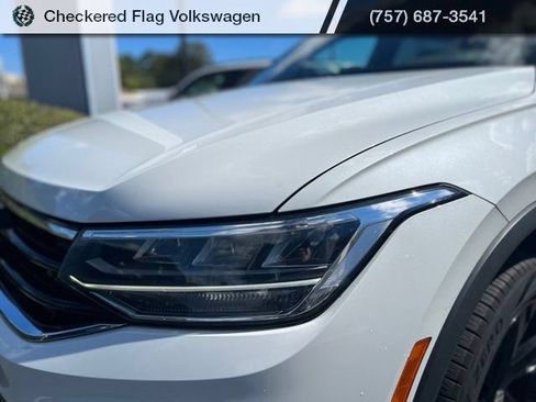 Used 2024 Volkswagen Tiguan SE R-Line AWD/4WD image 12