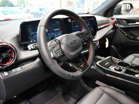 New 2026 Chevrolet Equinox RS w/ LPO, Floor Liner Package image 21