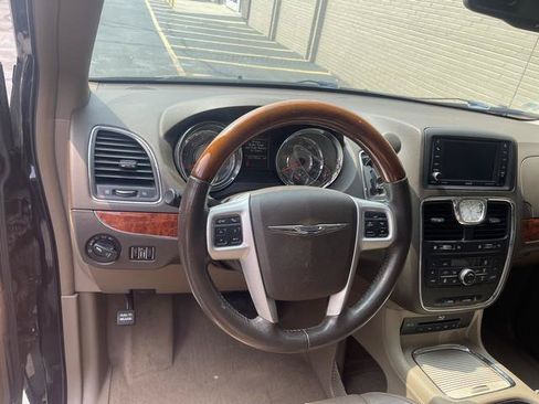 Used 2015 Chrysler Town & Country Limited Platinum w/ Trailer Tow Group FWD image 13