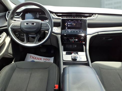 Used 2023 Jeep Grand Cherokee Laredo AWD/4WD image 20