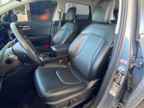 Used 2024 Kia Sportage EX image 15