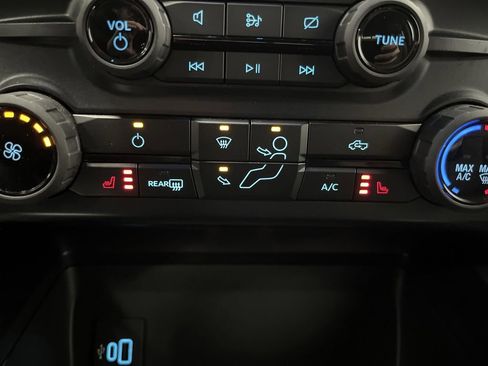 Used 2024 Ford F250 XLT w/ XLT Premium Package image 7