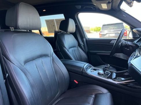 Used 2020 BMW X7 M50i w/ Dynamic Handling Package AWD/4WD image 25