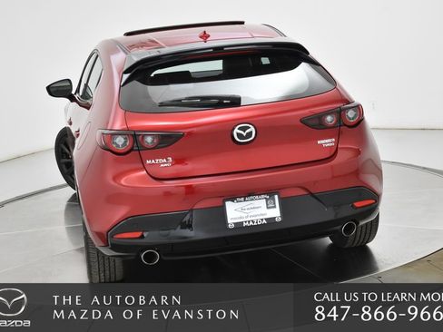 Used 2025 MAZDA MAZDA3 Hatchback w/Premium Plus Pkg image 9