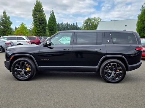 Used 2025 Rivian R1S Premium AWD/4WD image 6