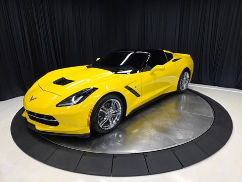 Used 2016 Chevrolet Corvette Stingray Coupe w/ 3LT Preferred Equipment Group RWD image 9