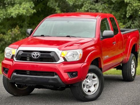 Used 2012 Toyota Tacoma image 1
