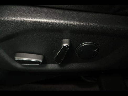 Used 2017 Ford Explorer XLT w/ Equipment Group 202A image 13