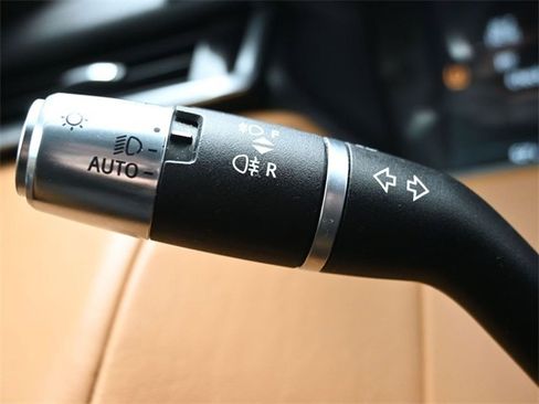 Used 2021 Land Rover Range Rover Velar R-Dynamic HSE image 25