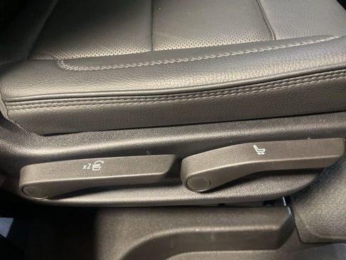 Used 2025 GMC Yukon Denali image 62