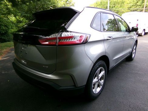 Used 2023 Ford Edge SE AWD/4WD image 9