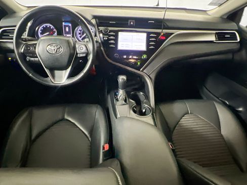 Used 2018 Toyota Camry SE FWD image 29