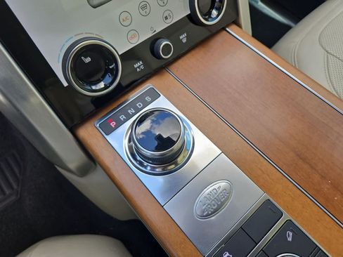 Used 2019 Land Rover Range Rover Supercharged AWD/4WD image 32