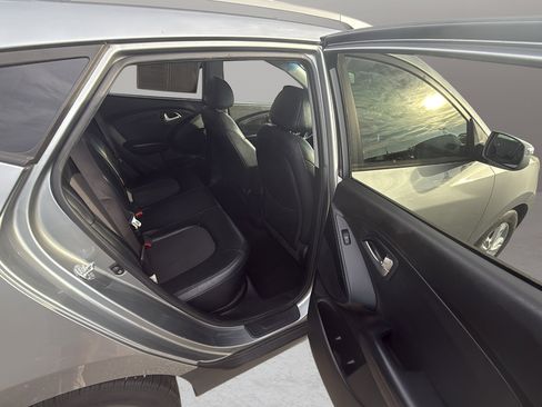 Used 2012 Hyundai Tucson GLS image 14