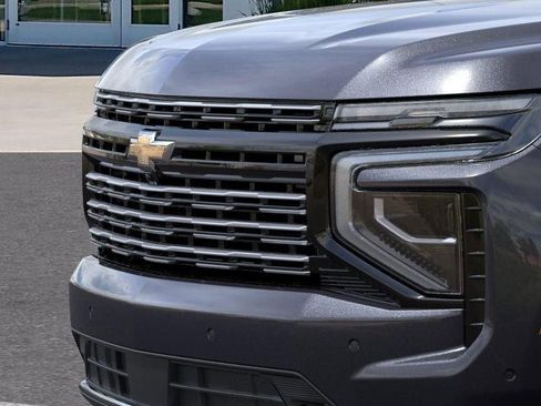 New 2026 Chevrolet Suburban High Country AWD/4WD image 13