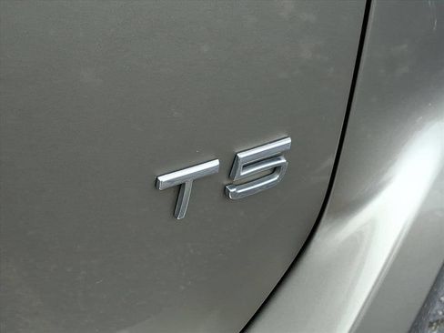 Used 2015 Volvo XC60 T5 Platinum image 6