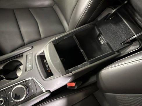 Used 2025 Cadillac XT5 Premium Luxury image 25