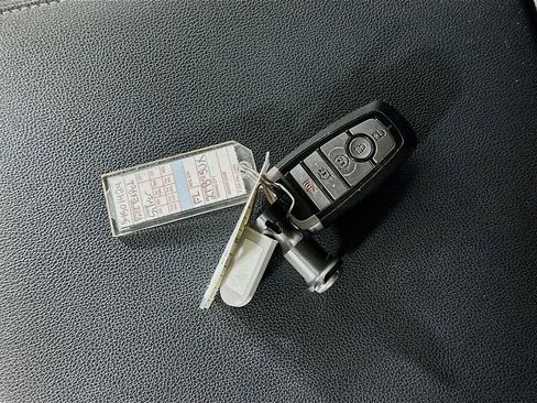 Used 2023 Ford Expedition Max XLT image 36