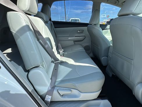 Used 2013 Toyota Prius V image 23
