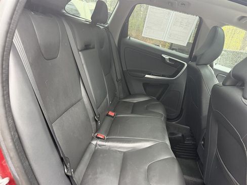Used 2015 Volvo XC60 T6 w/ Proximity Package AWD/4WD image 16