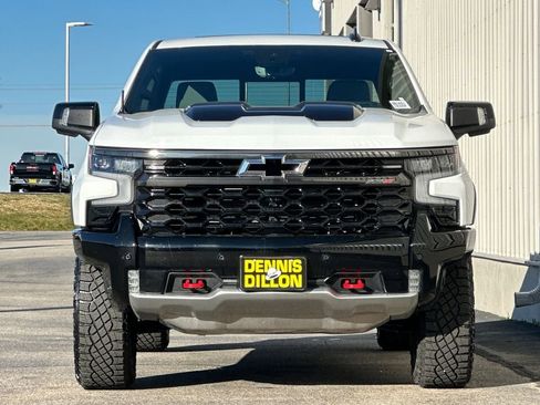 Used 2025 Chevrolet Silverado 1500 ZR2 w/ Technology Package image 9