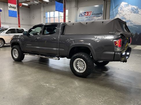 Used 2020 Toyota Tacoma 4x4 Double Cab image 3