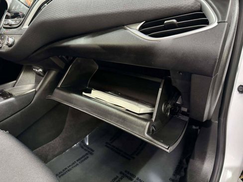 Used 2023 Chevrolet Malibu RS FWD image 46
