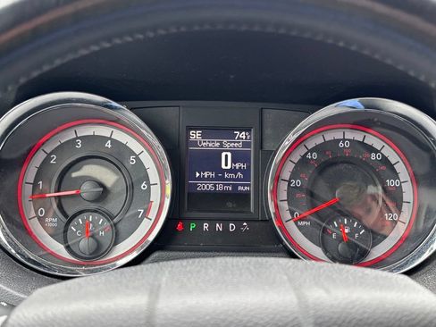 Used 2012 Dodge Grand Caravan Crew FWD image 24