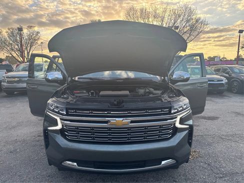 Used 2023 Chevrolet Suburban Premier RWD image 11